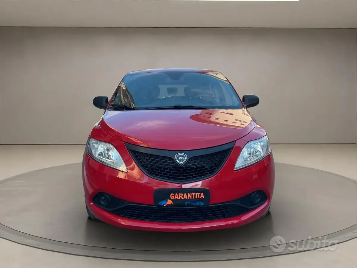 Usata Lancia Ypsilon 69 CV (50 kW) 2019 Rosso Utilitaria