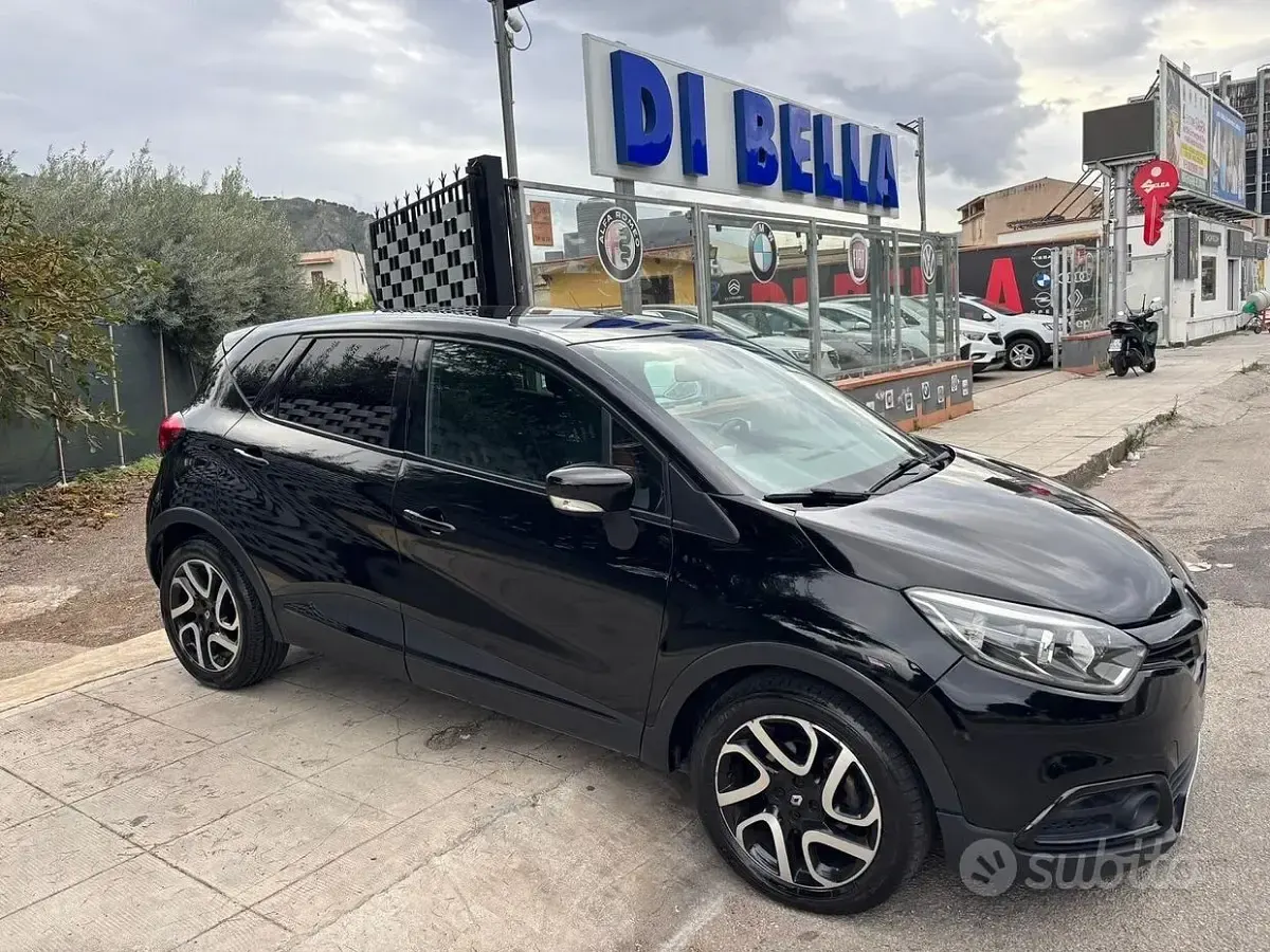 Usata Renault Captur 89 CV (65 kW) 2014 Nero SUV