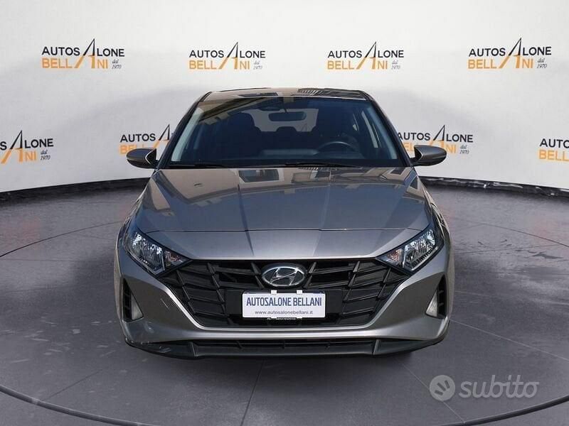 Usata Hyundai i20 84 CV (61 kW) 2023 Grigio metallizzato Berlina
