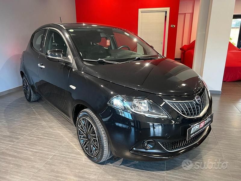 Usata Lancia Ypsilon Gold 69 CV (50 kW) 2021 Nero Utilitaria