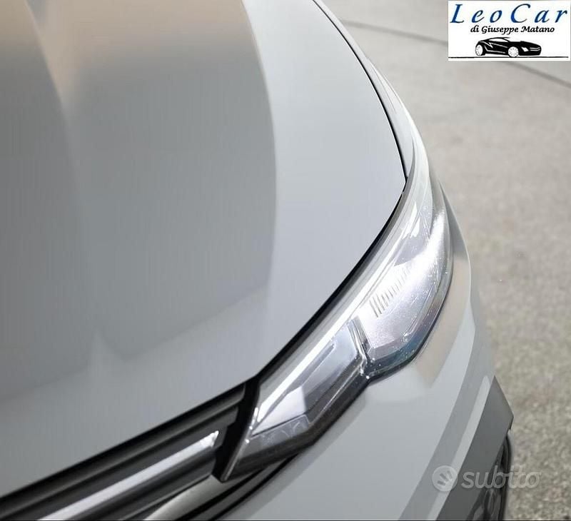 Usata VW Golf VIII GTI 265 CV (194 kW) 2025 Grigio Berlina