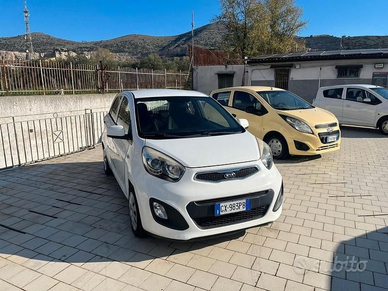 Bianco Usata 2014 Kia Picanto Due volumi | 3900 € (Ottimo prezzo) - Immagine 1/4