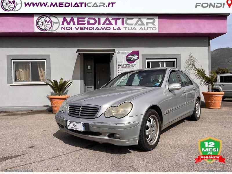 Usata Mercedes C220 Elegance 143 CV (105 kW) 2003 Grigio Berlina