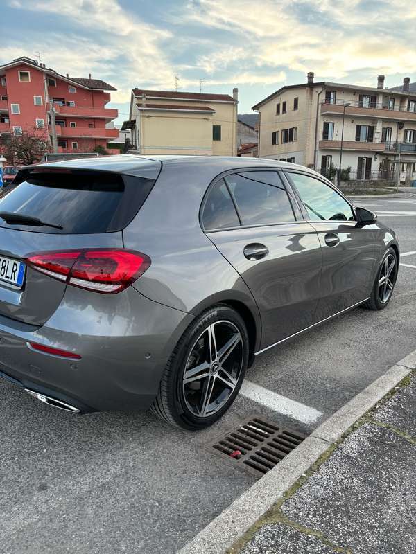 Usato 2019 Mercedes A180 1.5 Diesel 116 CV (22.000 €)