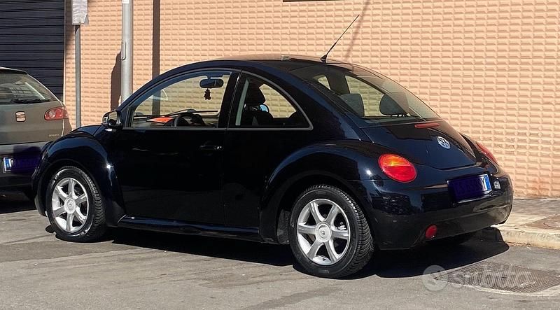 Usata VW New Beetle 90 CV (66 kW) 2004 Nero Utilitaria