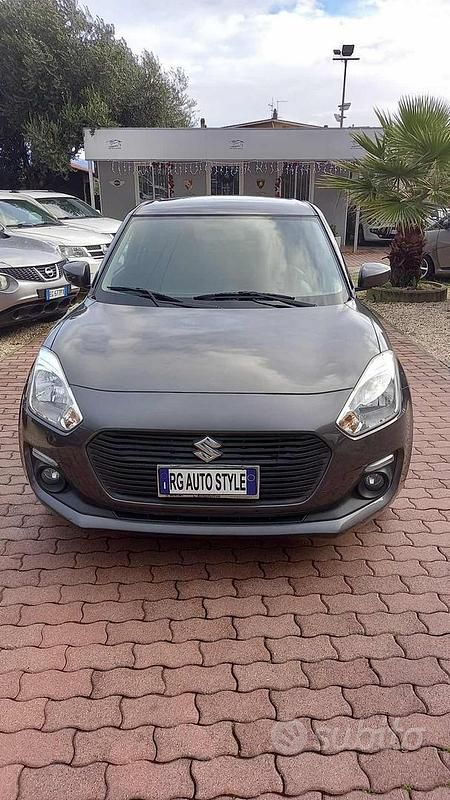 Usata Suzuki Swift 90 CV (66 kW) 2020 Grigio Berlina