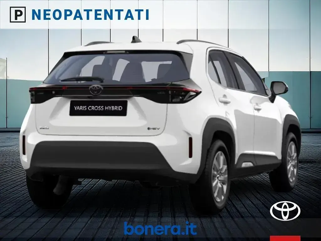 Nuova Toyota Yaris Cross Active 116 CV (85 kW) 2026 Bianco SUV