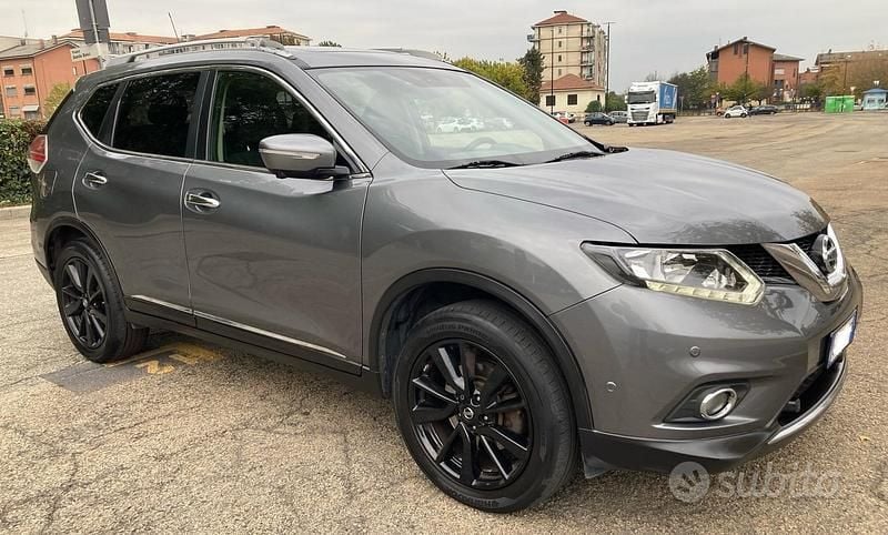 Grigio Usata 2015 Nissan X-Trail Acenta Premium SUV | 8900 € (Ottimo prezzo) - Immagine 1/4