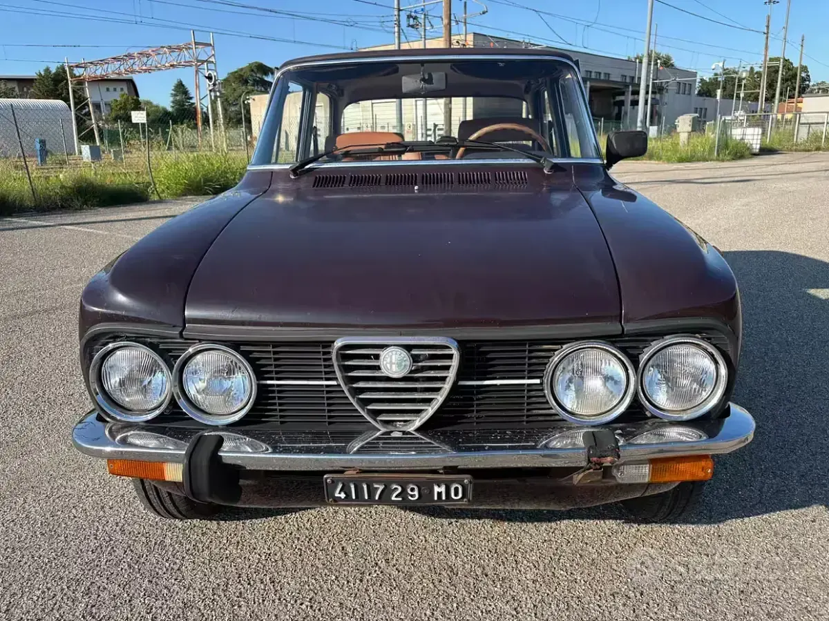 Usata Alfa Romeo Giulia 90 CV (66 kW) 1970 Marrone Berlina