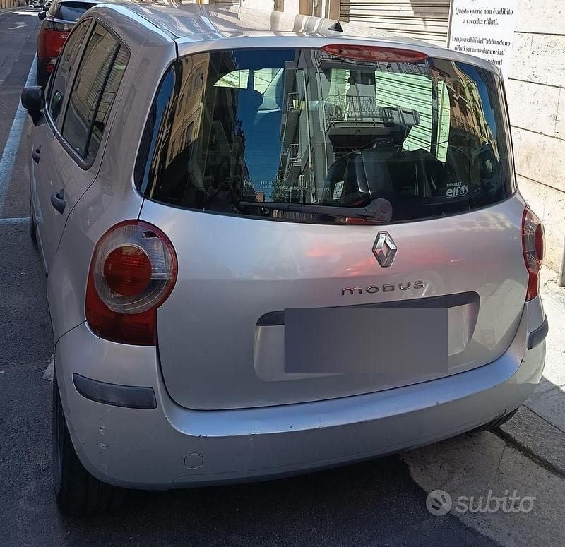 Usata Renault Modus Dynamique 70 CV (51 kW) 2008 Grigio Monovolume