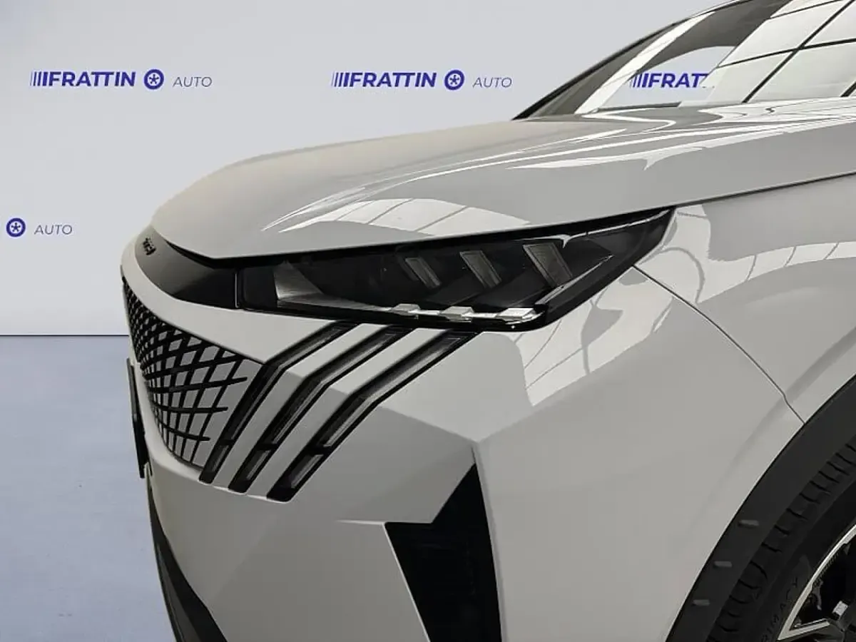 Usata Peugeot 5008 GT 196 CV (144 kW) 2025 Bianco SUV
