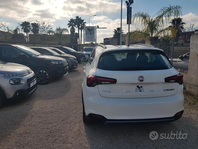 Usata Fiat Tipo Cross 131 CV (96 kW) 2021 Bianco Berlina