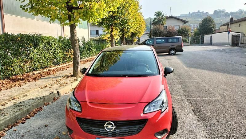 Rosso Usata 2018 Opel Corsa Tre volumi | 5400 € (Super prezzo) - Immagine 1/4