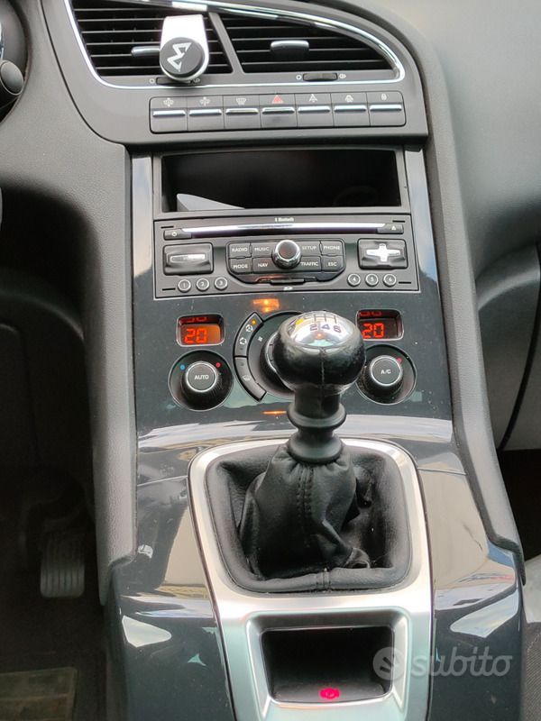 Usata Peugeot 5008 110 CV (80 kW) 2010 Nero Monovolume