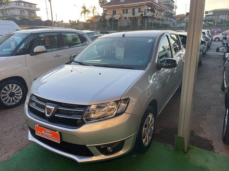 Usata Dacia Sandero 72 CV (52 kW) 2013 Argento Berlina