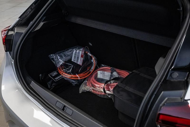 Usata Opel Corsa 136 CV (100 kW) 2023 Argento Berlina