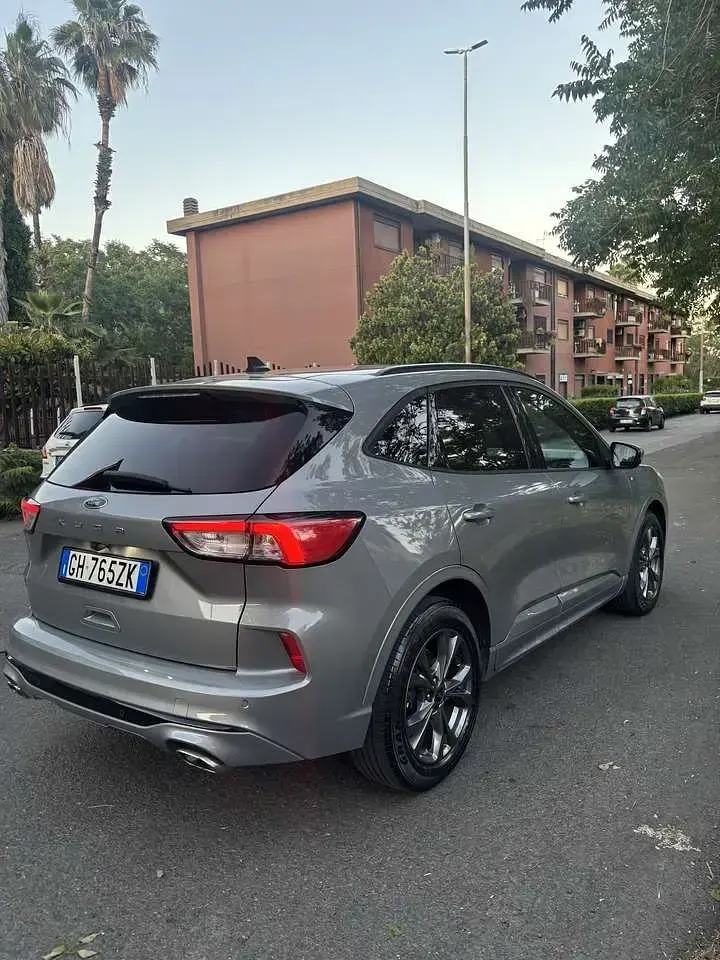 Usado Ford Kuga ST-Line 120 CV (88 kW) 2022 Other SUV