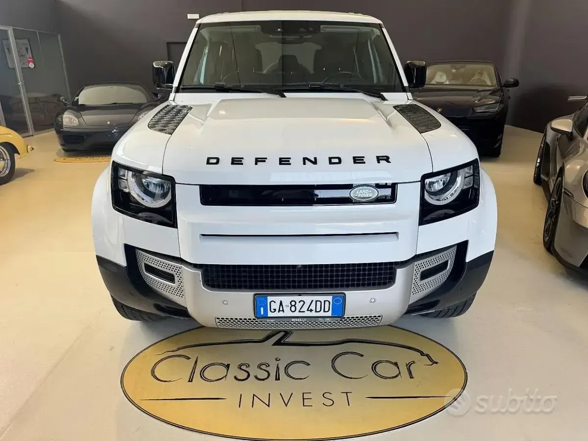 Usata Land Rover Defender SE 241 CV (177 kW) 2020 Bianco e nero SUV