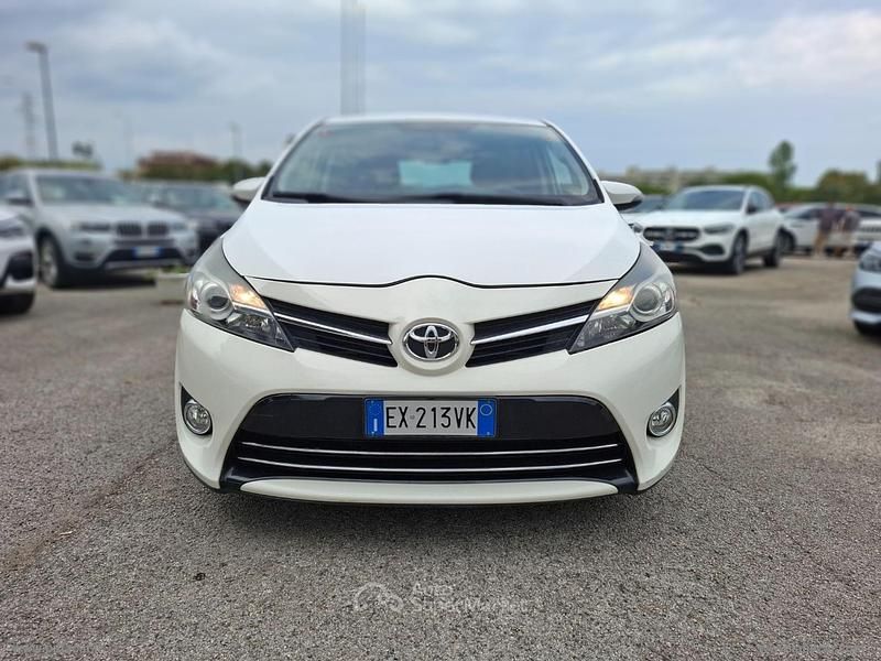 Usata Toyota Verso Style 111 CV (81 kW) 2014 Bianco Monovolume