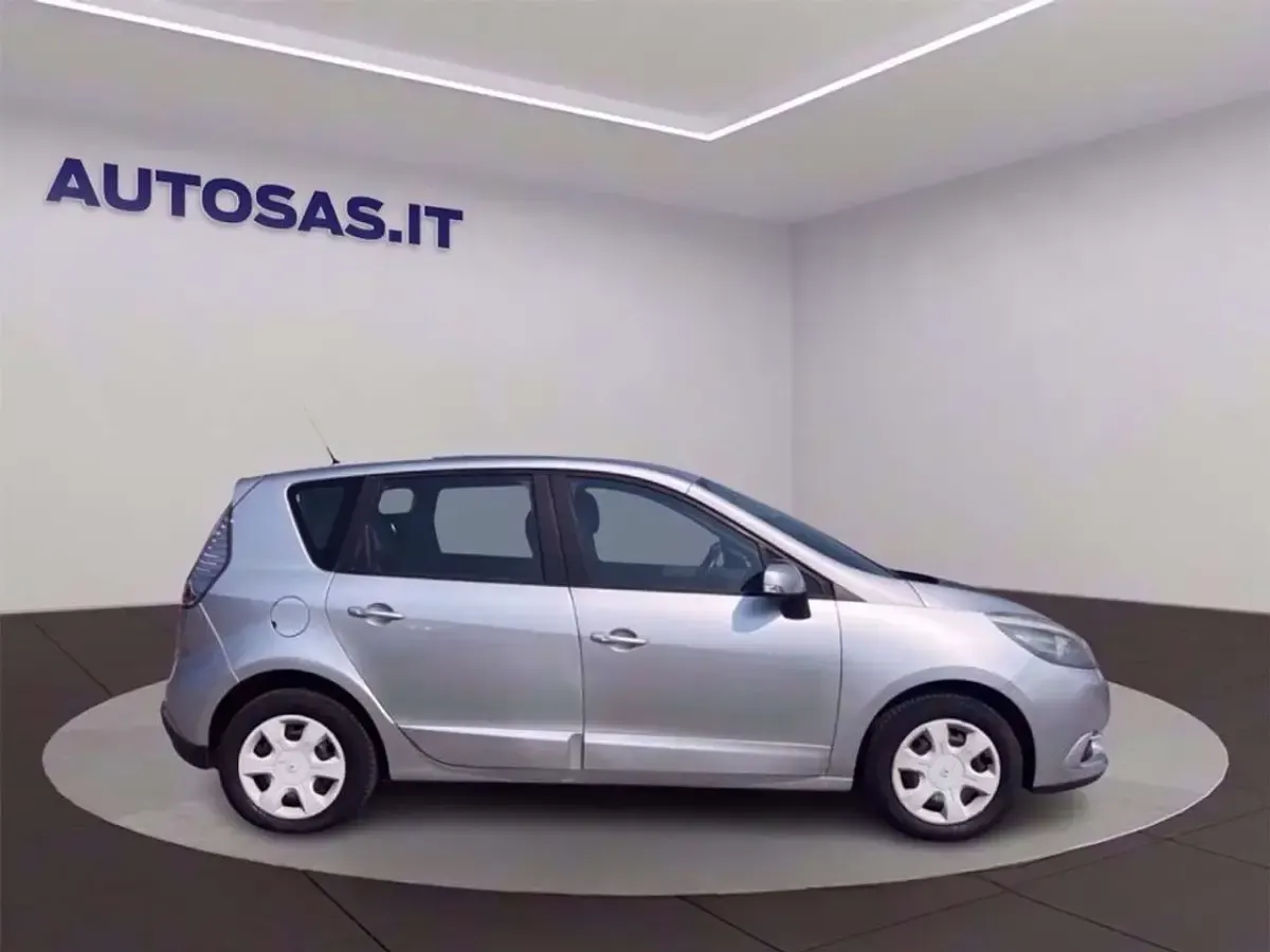 Usata Renault Scenic E-Tech XMOD 110 CV (80 kW) 2014 Grigio Utilitaria