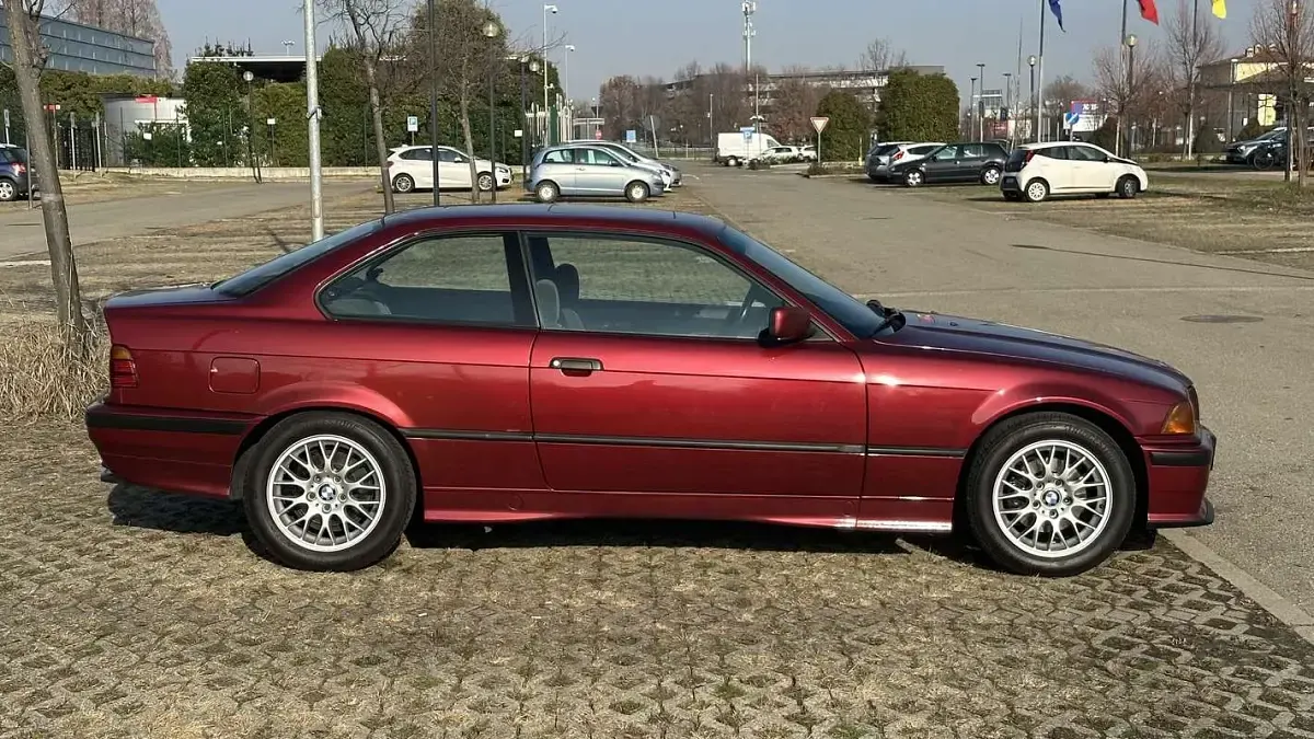 Usata BMW 320 150 CV (110 kW) 1993 Rosso Coupé