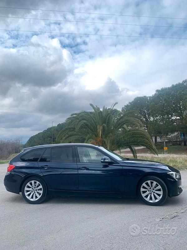 Usata BMW 318 Efficient Dynamics 2014 Blu Station wagon