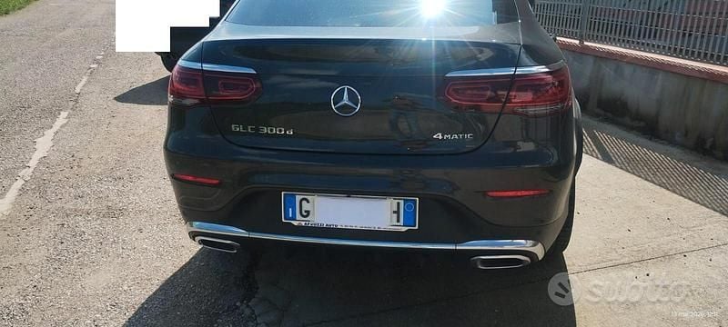 Usata Mercedes GLC300 AMG 245 CV (180 kW) 2020 Nero Coupé