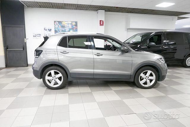 Usata VW T-Cross Advance 116 CV (85 kW) 2020 Grigio SUV