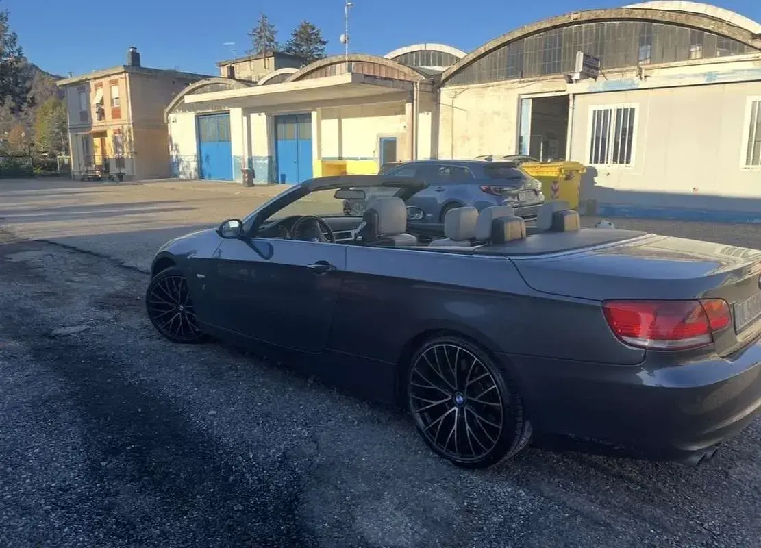 Usata BMW 330 Cabriolet 231 CV (169 kW) 2007 Cabrio