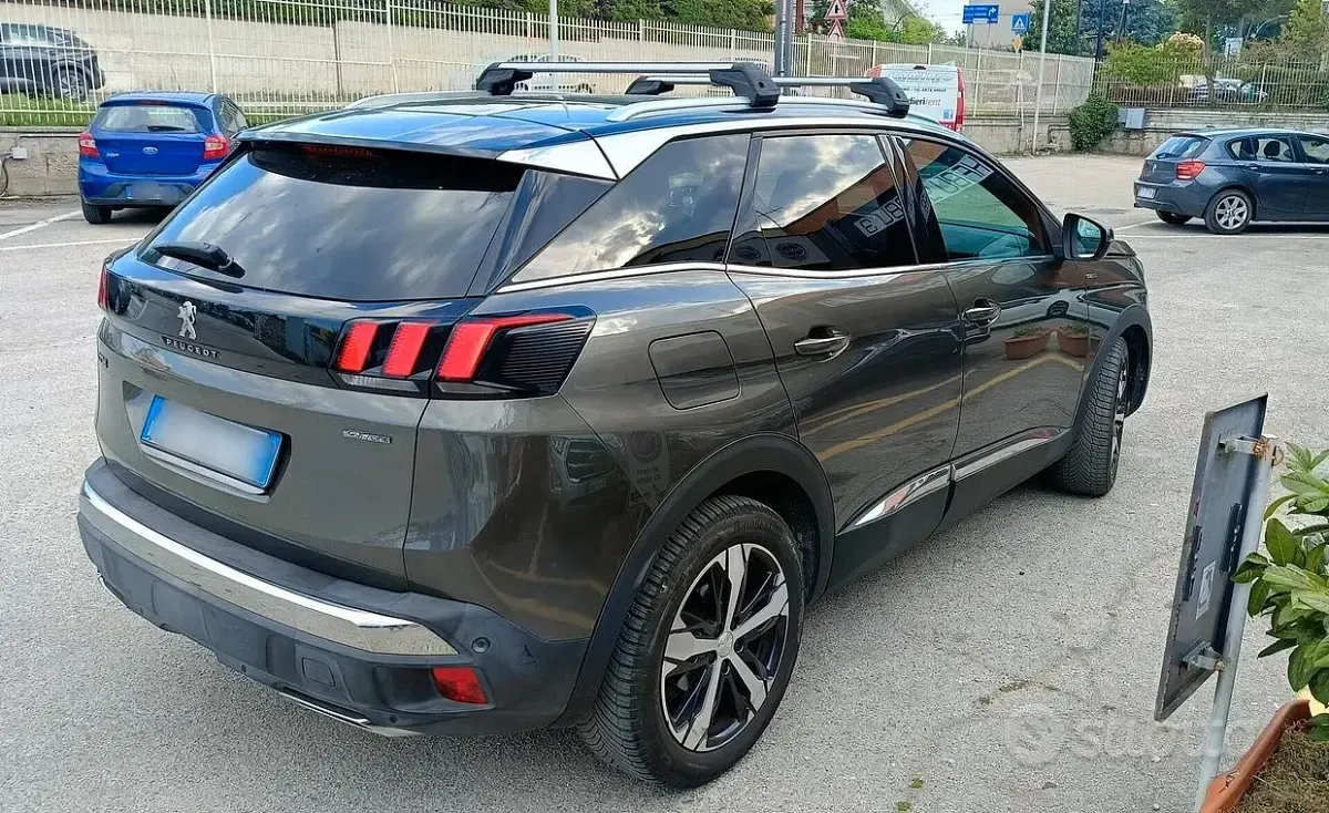 Usata Peugeot 3008 GT-line 120 CV (88 kW) 2018 Verde SUV