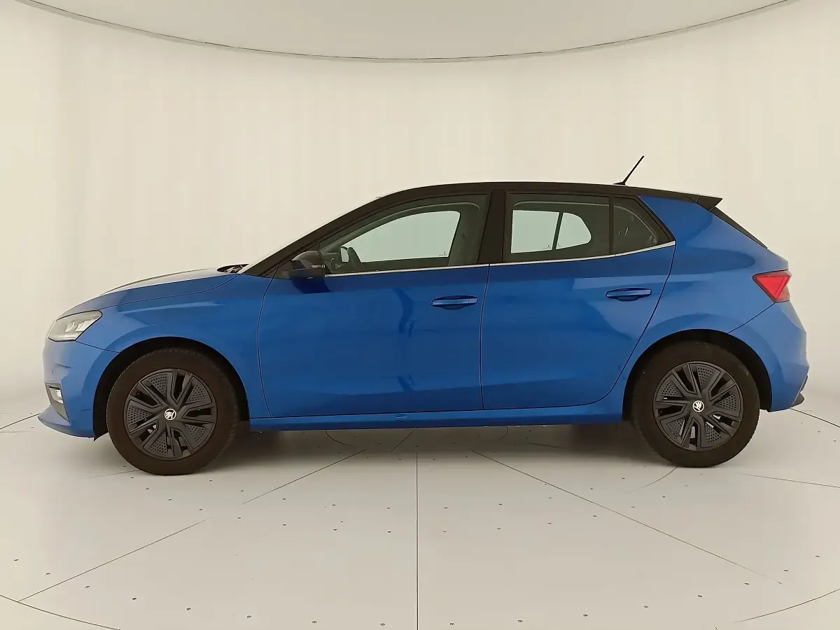 Usata Skoda Fabia Style 80 CV (58 kW) 2023 Blu race metallizzato nero tulipano perl Utilitaria