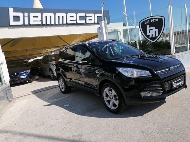 Nero metallizzato Usata 2016 Ford Kuga Titanium SUV | 13.900 € (Buon prezzo) - Immagine 1/4