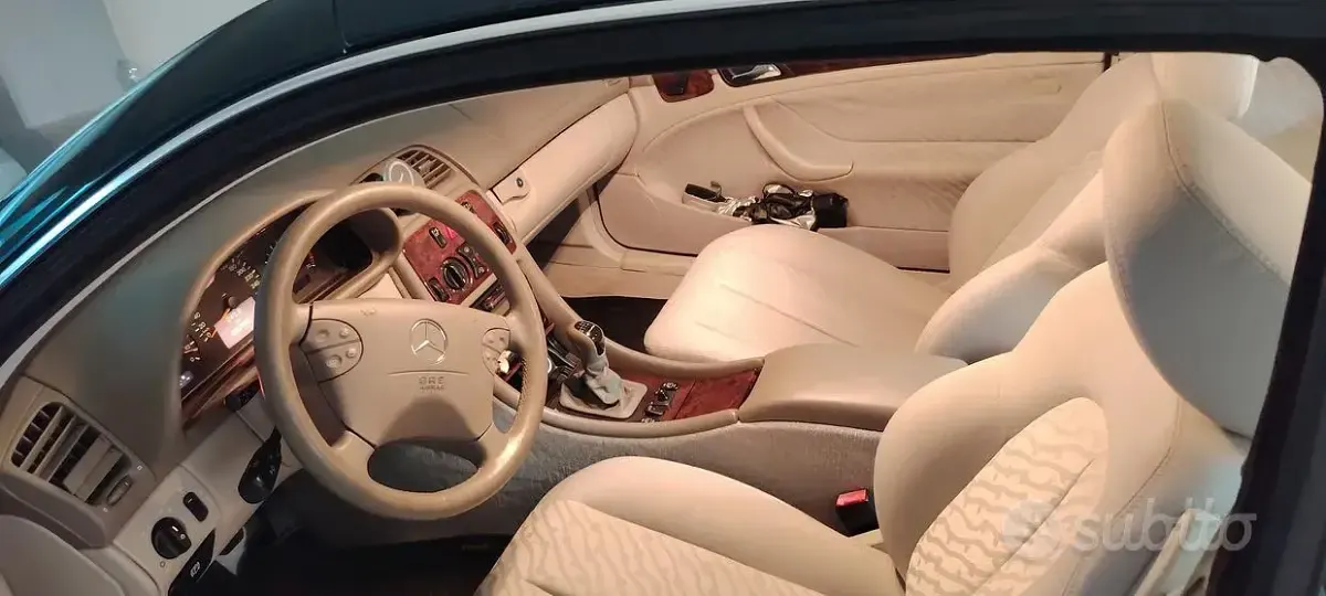 Usata Mercedes CLK200 163 CV (119 kW) 2000 Bluazzurro Coupé