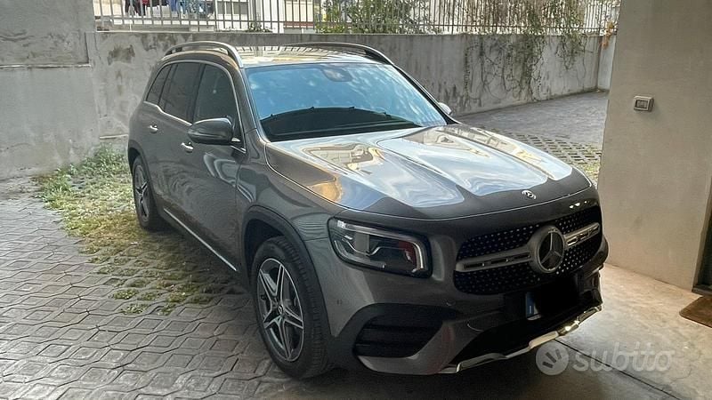 Usata Mercedes GLB220 Premium 2021 Grigio SUV