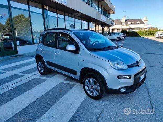 Usata Fiat Panda 4x4 S 75 CV (55 kW) 2014 Grigio Utilitaria