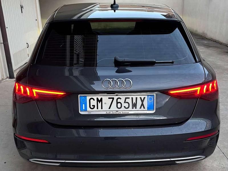 Usata Audi A3 150 CV (110 kW) 2023 Grigio Berlina