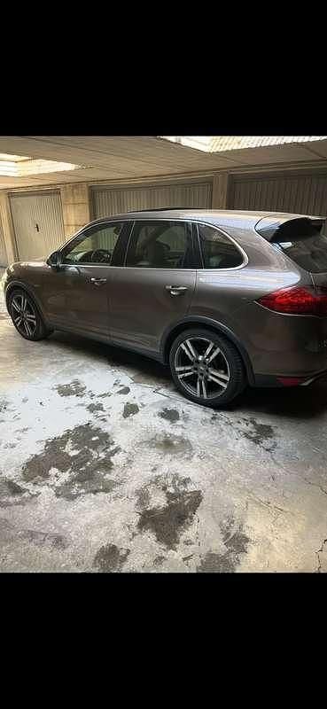 Usata Porsche Cayenne 239 CV (175 kW) 2011 Marrone SUV