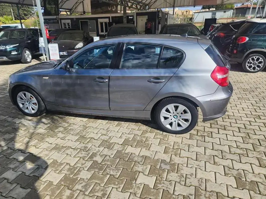 Usata BMW 118 143 CV (105 kW) 2011 Grigio Utilitaria