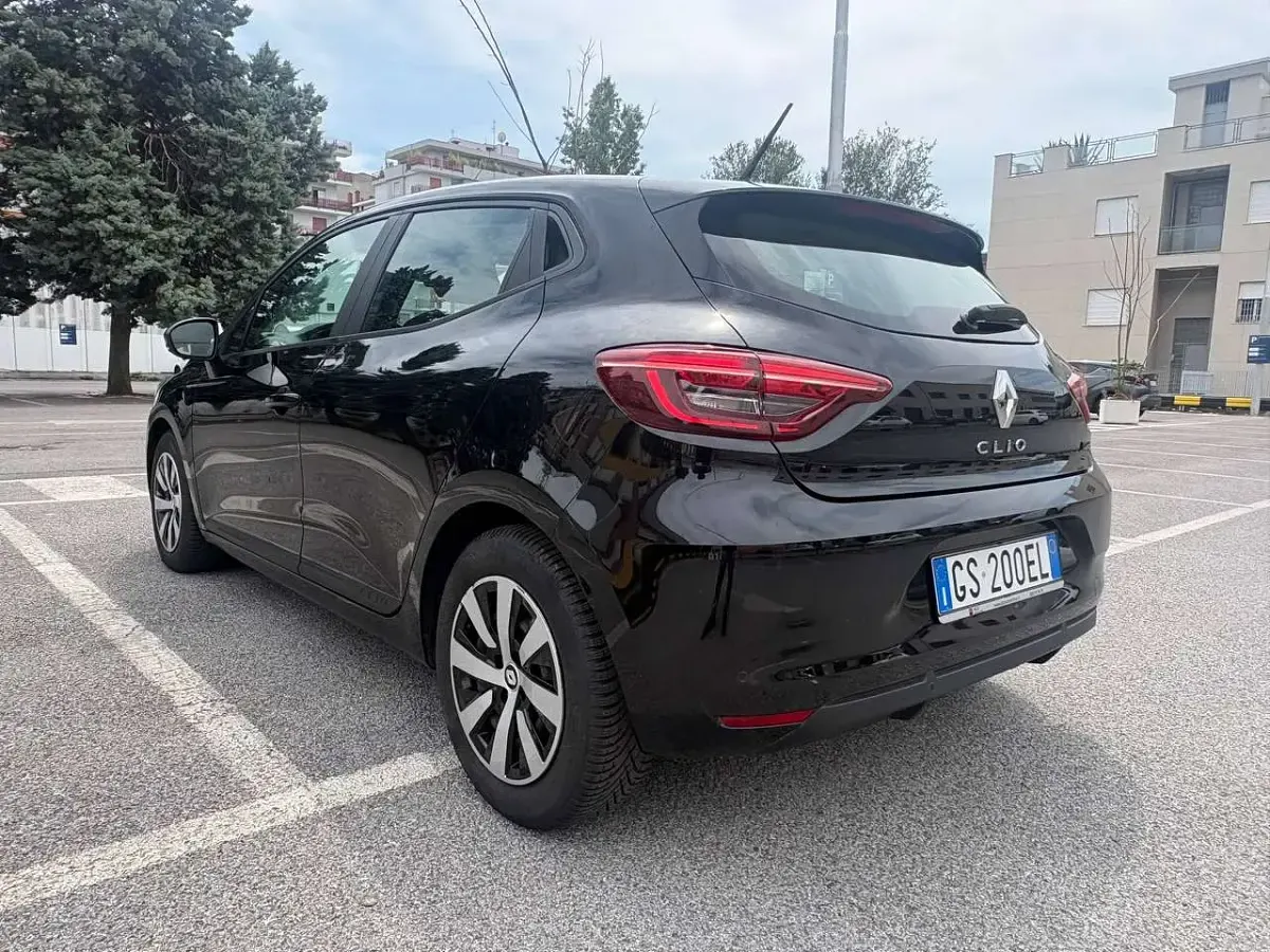 Usata Renault Clio V Equilibre 91 CV (66 kW) 2023 Nero Berlina