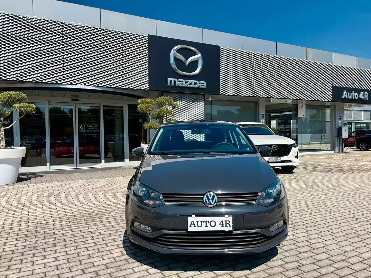 Usata VW Polo Trendline 60 CV (44 kW) 2015 Grigio Berlina