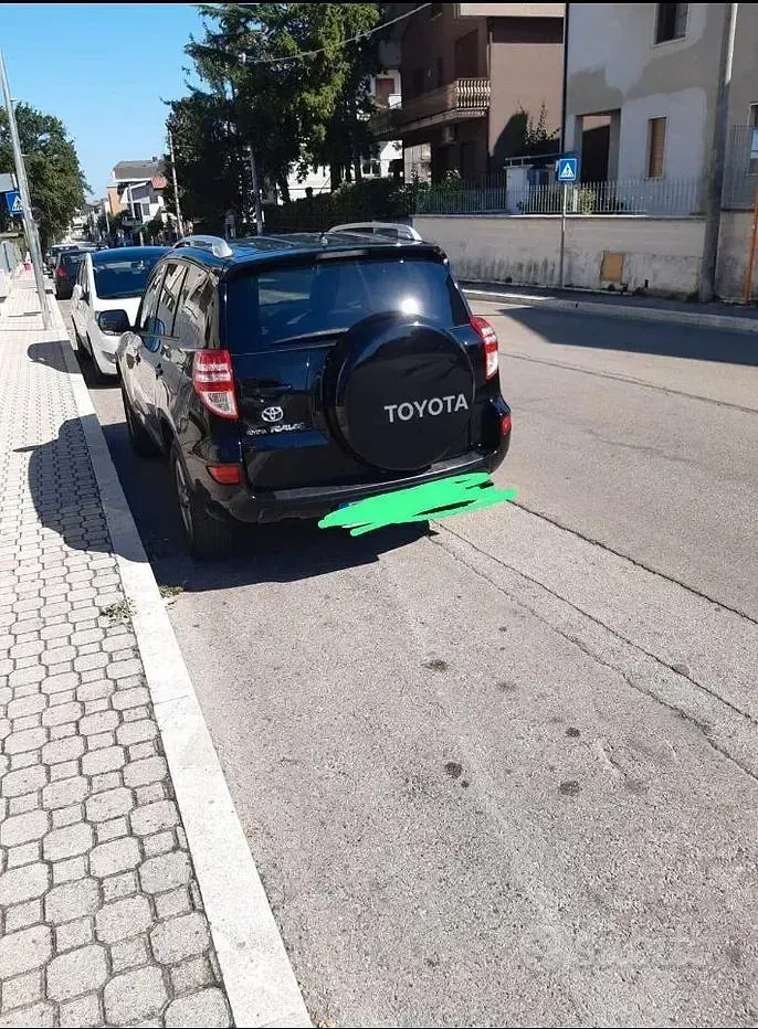 Usata Toyota RAV4 128 CV (94 kW) 2013 Nero SUV