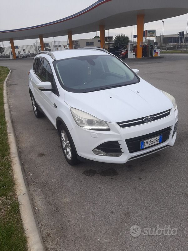 Begagnad Ford Kuga 163 HK (119 kW) 2014 Vit SUV