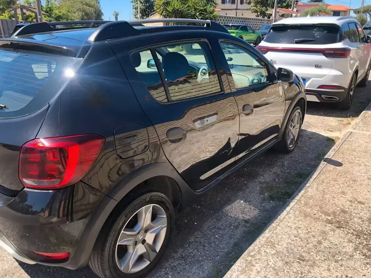 Usata Dacia Sandero Stepway 90 CV (66 kW) 2017 Nero Berlina