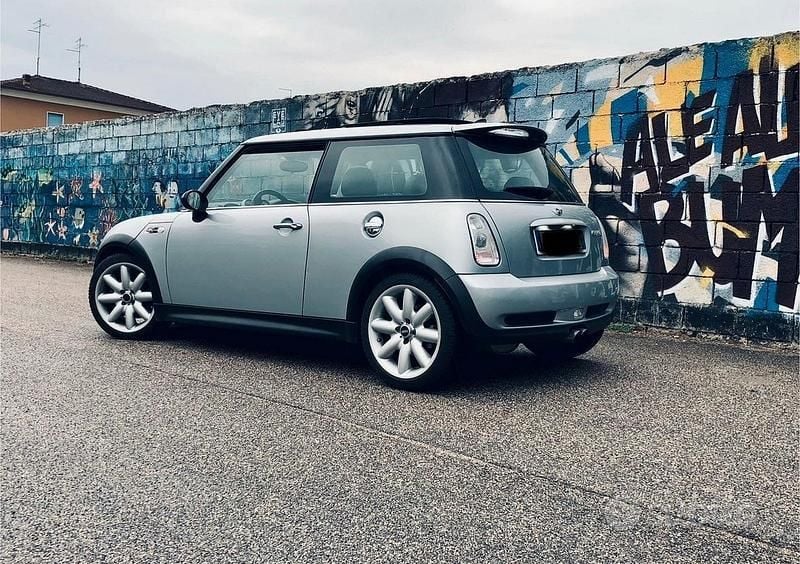 Grigio Usata 2002 Mini Cooper S Due volumi | 4550 € (Buon prezzo) - Immagine 1/4