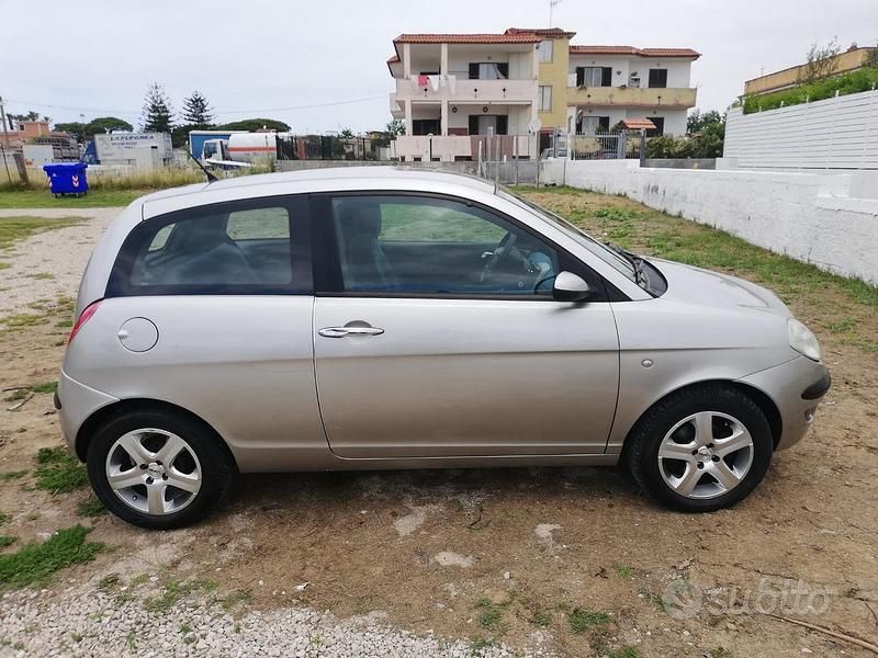 Usata Lancia Ypsilon 75 CV (55 kW) 2006 Utilitaria