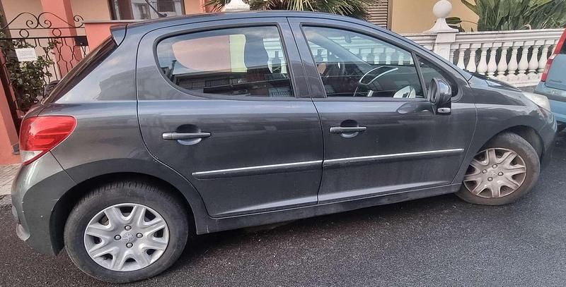 Usata Peugeot 207 73 CV (53 kW) 2012 Berlina