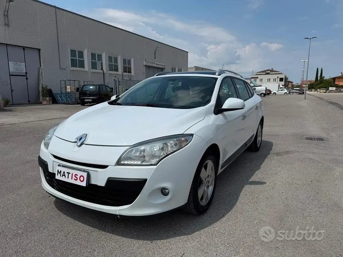 Usata Renault Mégane GrandTour 110 CV (80 kW) 2011 Bianco Station wagon
