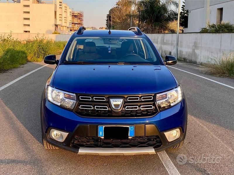 Begagnad Dacia Sandero Stepway 101 HK (74 kW) 2020 Blå Sedan