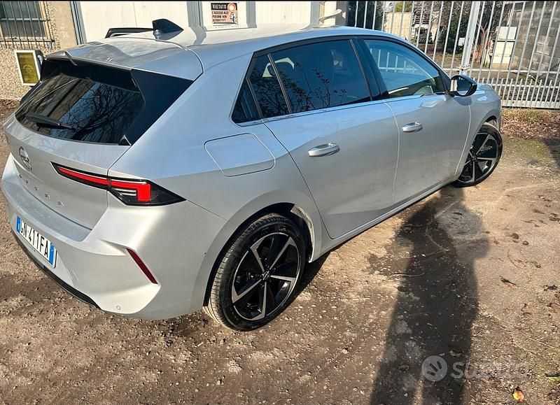 Usata Opel Astra 130 CV (95 kW) 2023 Grigio Berlina