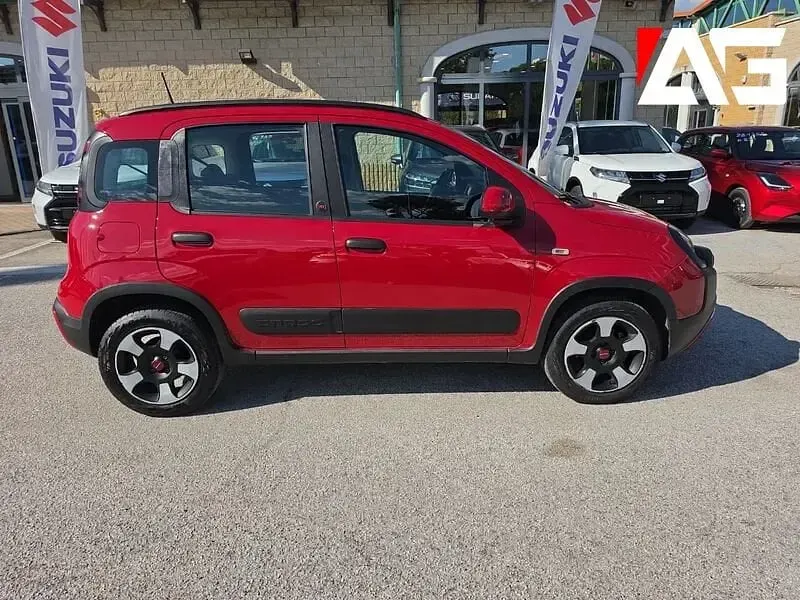 Usata Fiat Panda Cross Cross 70 CV (51 kW) 2023 Rosso Utilitaria